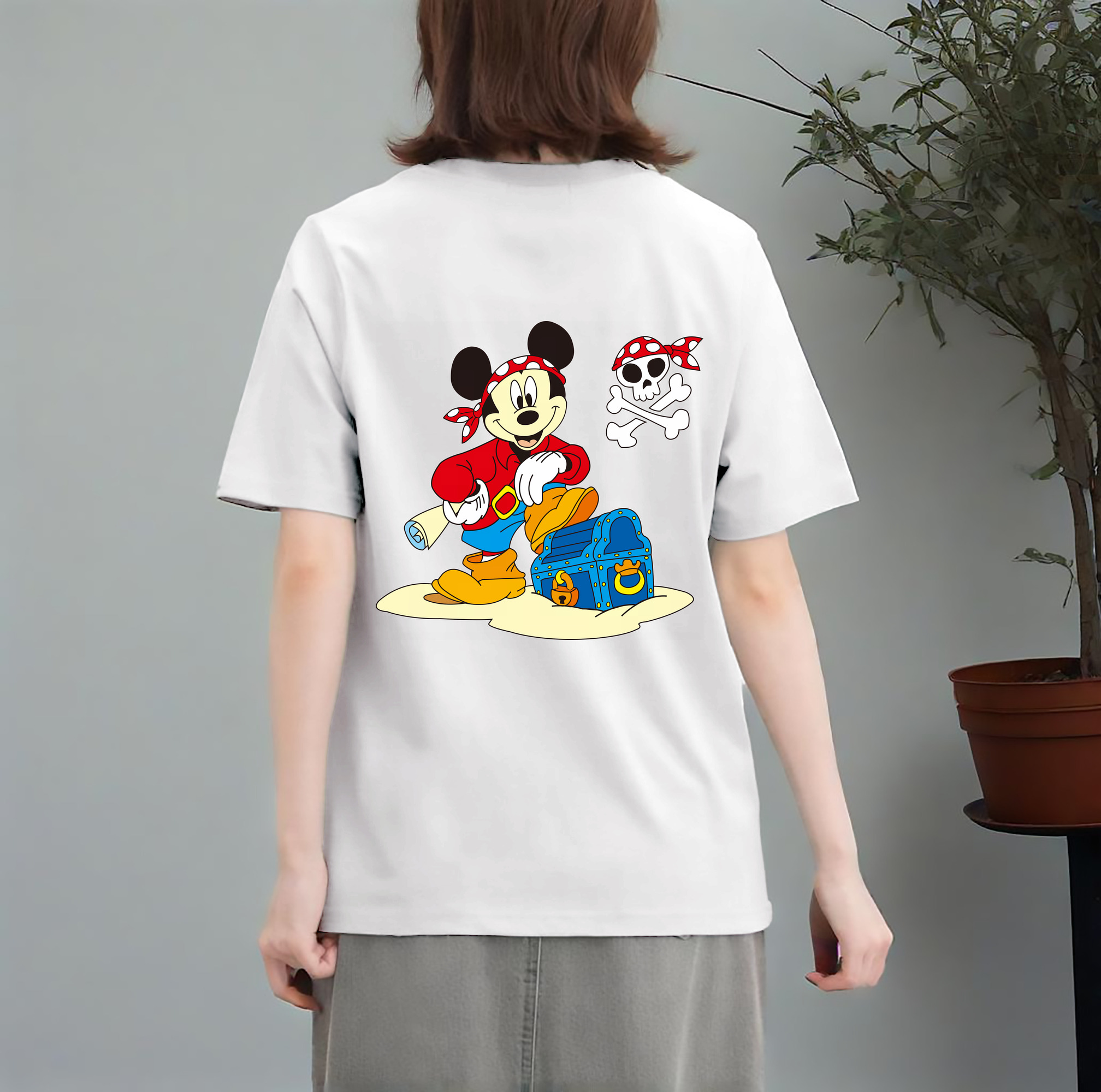 ミッキーマウス Mickey Mouse レディース半袖Tシャツ(バックプリント)