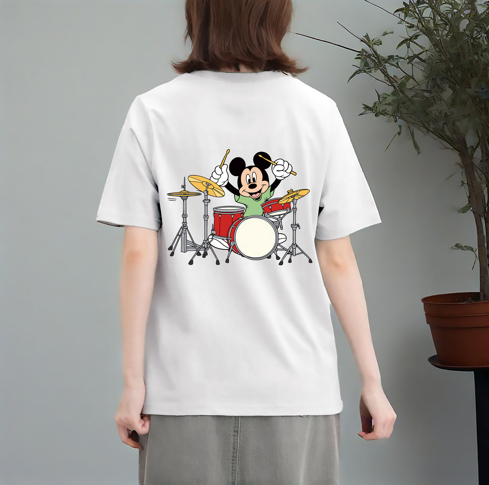 ミッキーマウス Mickey Mouse レディース半袖Tシャツ(バックプリント)