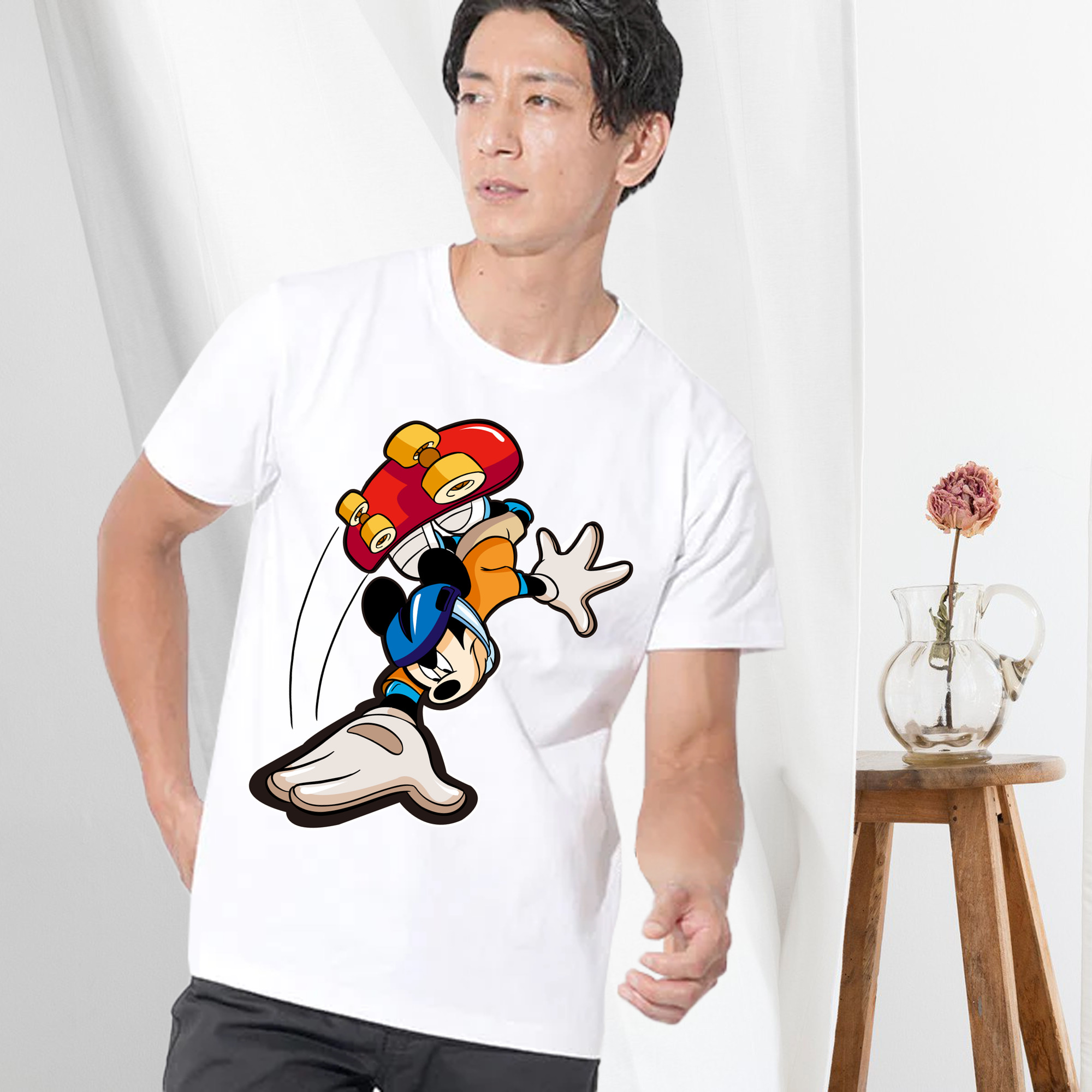 ミッキーマウス Mickey Mouse 綿100％ メンズ半袖Tシャツ｜肌触りやわらか＆通気性